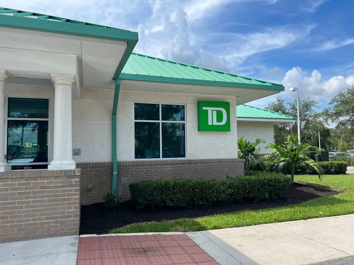 insignia landscape services lawn services tampa - Insignia Landscape Professional lawn services in Florida near Tampa, St Petersburg, and Clearwater<br />
